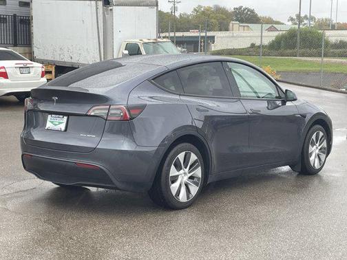 2022 Tesla Model Y Long Range Dual Motor All-Wheel Drive