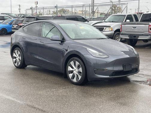 2022 Tesla Model Y Long Range Dual Motor All-Wheel Drive