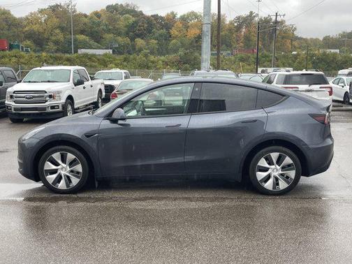 2022 Tesla Model Y Long Range Dual Motor All-Wheel Drive