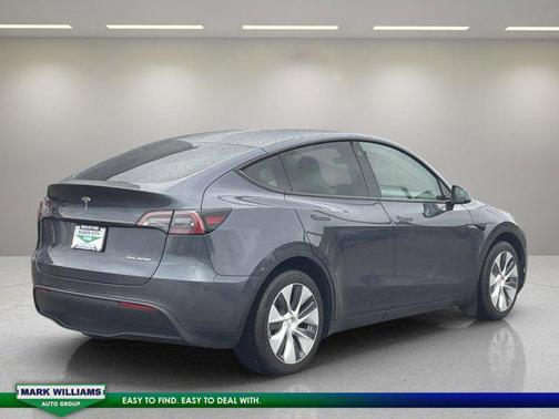 2022 Tesla Model Y Long Range Dual Motor All-Wheel Drive