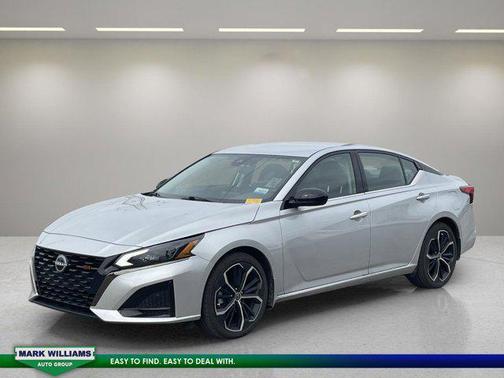 2023 Nissan Altima SR FWD