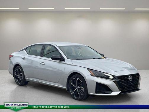 2023 Nissan Altima SR FWD