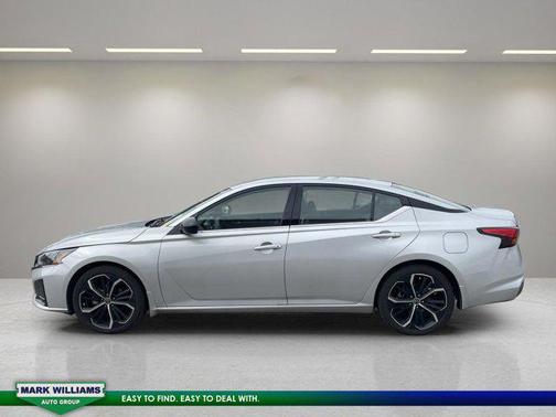 2023 Nissan Altima SR FWD