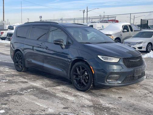 2025 Chrysler Pacifica Limited