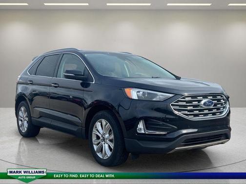 Black 2022 Ford Edge Titanium