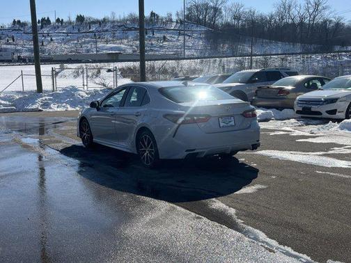 2024 Toyota Camry SE