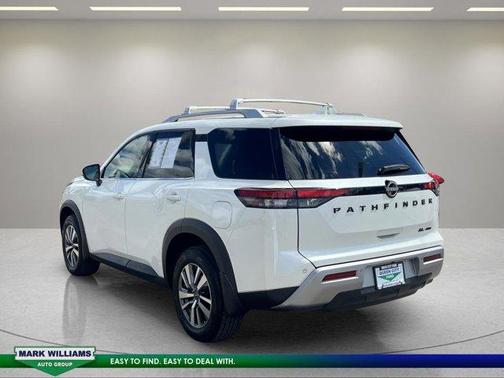 White 2023 Nissan Pathfinder SL