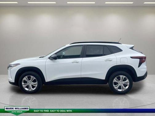 Summit White 2025 Chevrolet Trax 2RS