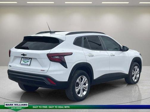 Summit White 2025 Chevrolet Trax 2RS