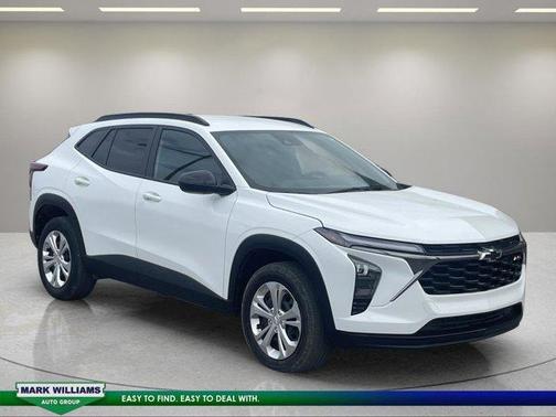 Summit White 2025 Chevrolet Trax 2RS