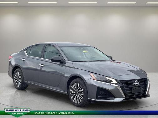 Gun Metallic 2025 Nissan Altima SV