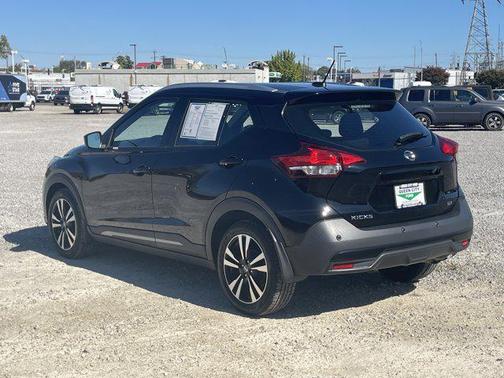 2020 Nissan Kicks SR