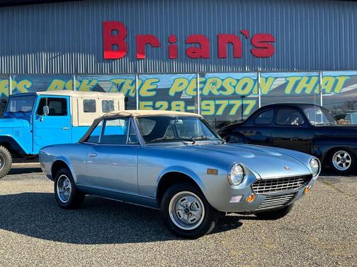 1979 FIAT Spider 2000 Base