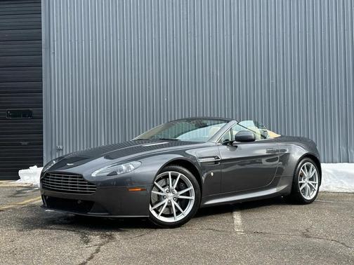 2016 Aston Martin V8 Vantage Base