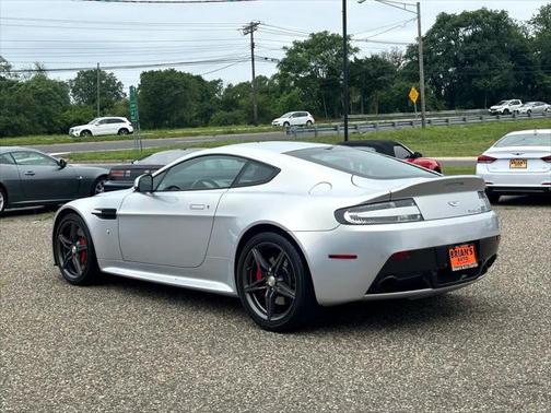 2016 Aston Martin V8 Vantage Base