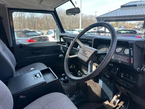Light Dealer 1989 Land Rover Defender 90