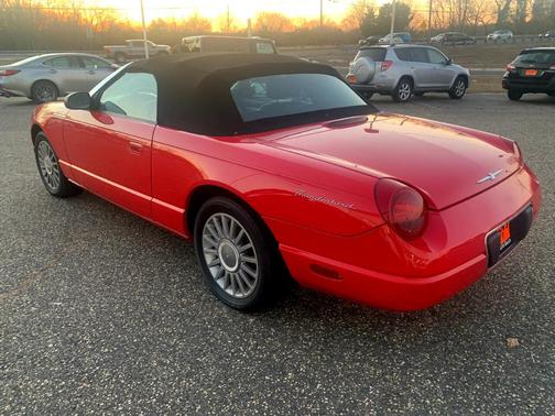 Photo 5 of 22 of 2005 Ford Thunderbird Deluxe