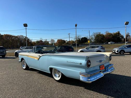 1957 Ford Fairlane 500 Base