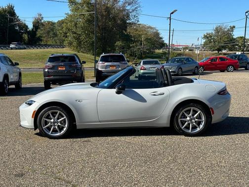 2016 Mazda MX-5 Miata Sport