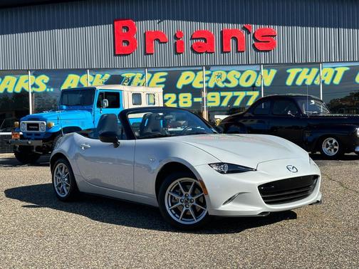 2016 Mazda MX-5 Miata Sport