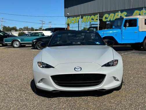 2016 Mazda MX-5 Miata Sport