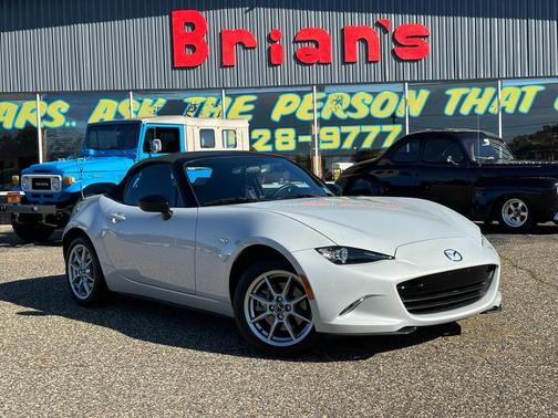 2016 Mazda MX-5 Miata Sport