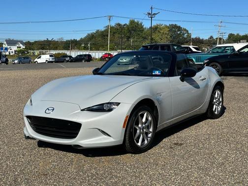 2016 Mazda MX-5 Miata Sport