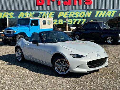 2016 Mazda MX-5 Miata Sport