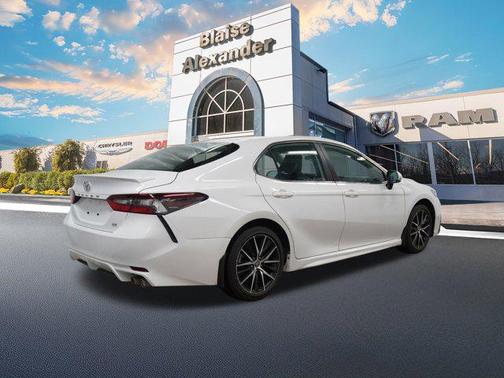 2023 Toyota Camry SE