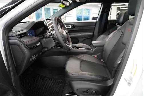 Bright White Clearcoat 2026 Jeep Compass Trailhawk