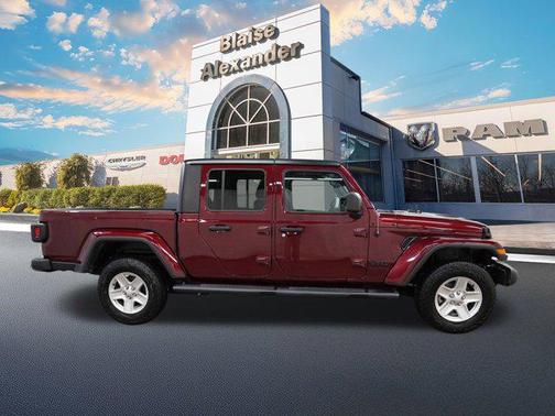 2022 Jeep Gladiator Sport S