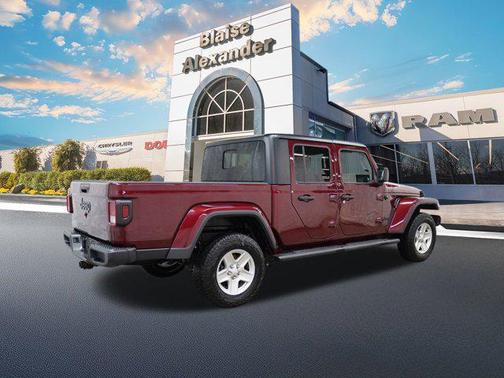 2022 Jeep Gladiator Sport S