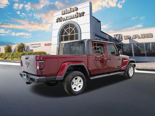 2022 Jeep Gladiator Sport S