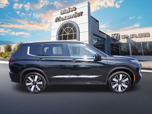 Black Diamond 2025 Mitsubishi Outlander SEL S-AWC