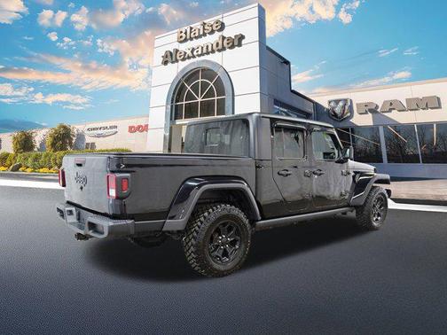 2022 Jeep Gladiator Sport