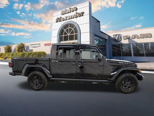 2022 Jeep Gladiator Sport