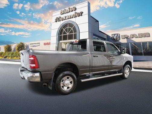 2024 RAM 2500 Tradesman Crew Cab 4x4 6'4' Box