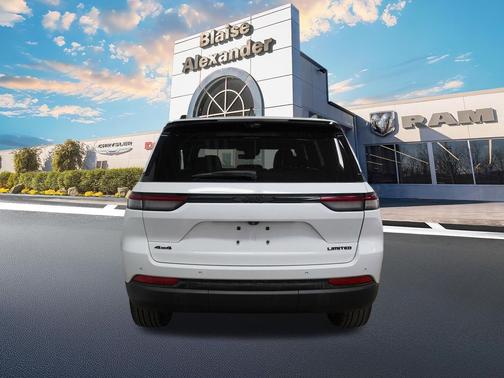 Bright White Clearcoat 2024 Jeep Grand Cherokee Limited