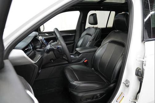 Bright White Clearcoat 2024 Jeep Grand Cherokee Limited