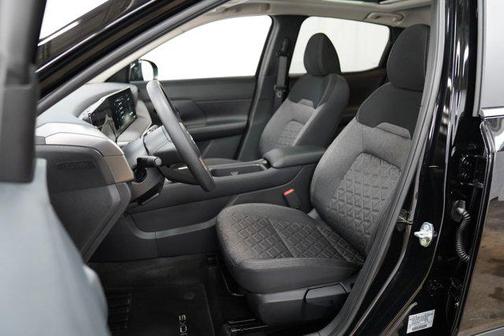 Super Black 2026 Nissan Kicks SV