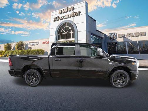 Diamond Black Crystal Pearlcoat 2026 RAM 1500 Big Horn/Lone Star