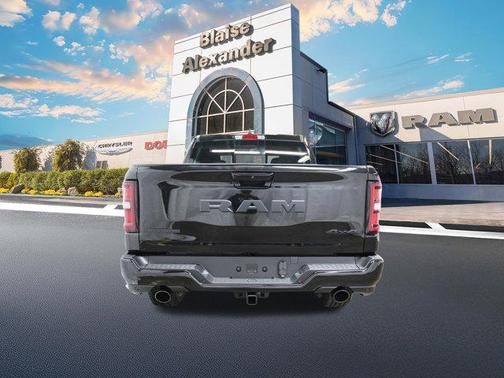 Diamond Black Crystal Pearlcoat 2026 RAM 1500 Big Horn/Lone Star