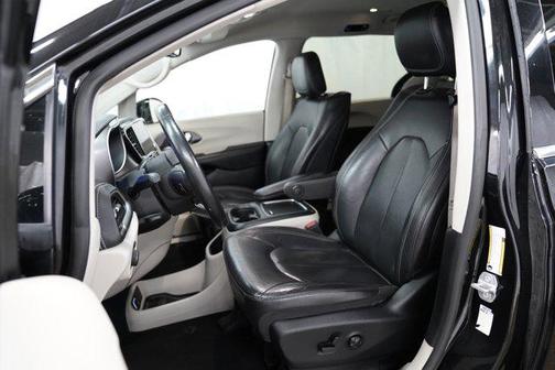 2022 Chrysler Pacifica Hybrid Touring L