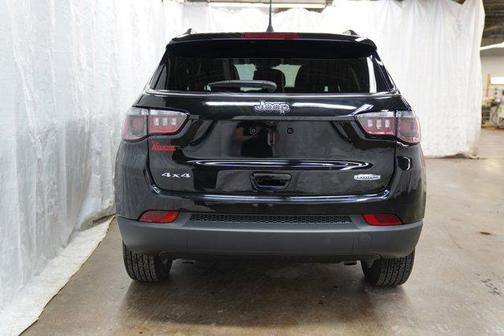 Diamond Black Crystal Pearlcoat 2025 Jeep Compass Latitude