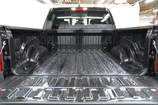 Diamond Black Crystal Pearlcoat 2026 RAM 1500 Big Horn/Lone Star