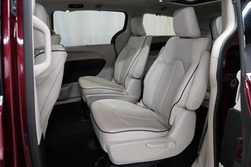 2018 Chrysler Pacifica Hybrid Limited