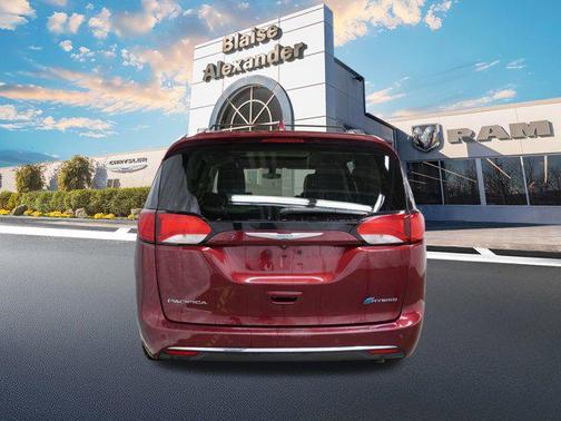 2018 Chrysler Pacifica Hybrid Limited