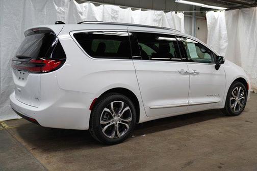 2026 Chrysler Pacifica L