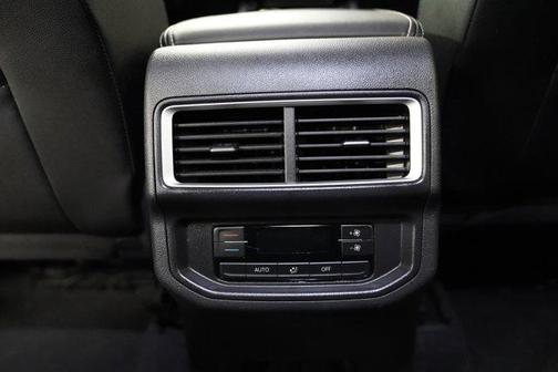 2025 Volkswagen Atlas 2.0T SE w/Technology 4MOTION