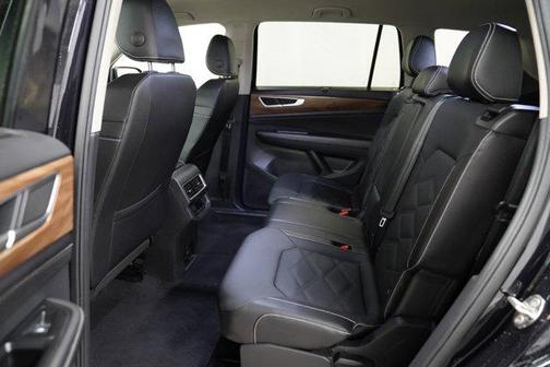 2025 Volkswagen Atlas 2.0T SE w/Technology 4MOTION